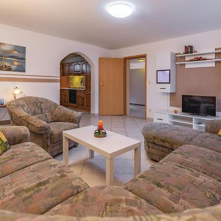 3 Bedroom Awesome Apartment In Pavicini Εξωτερικό φωτογραφία