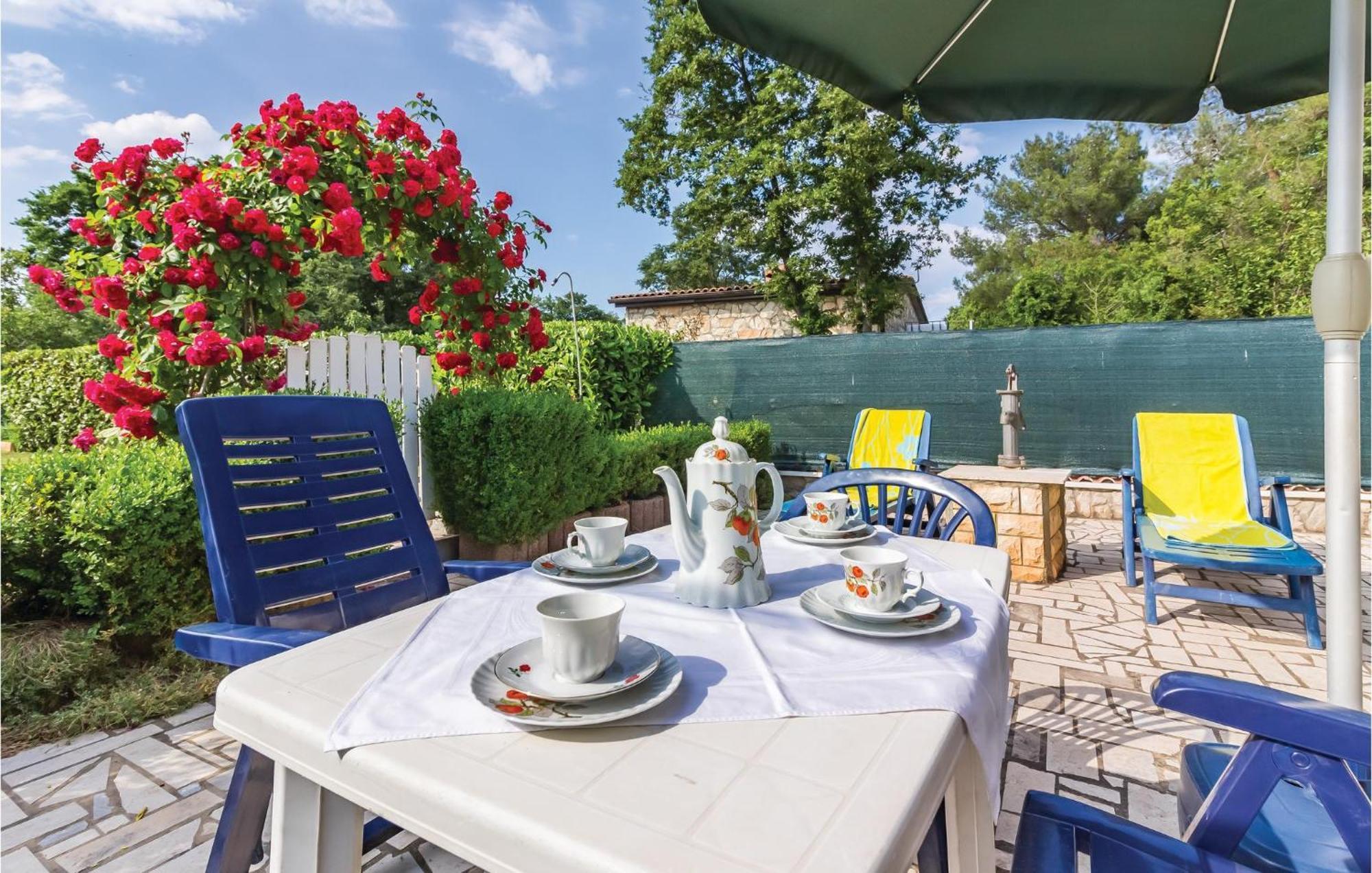 3 Bedroom Awesome Apartment In Pavicini Εξωτερικό φωτογραφία