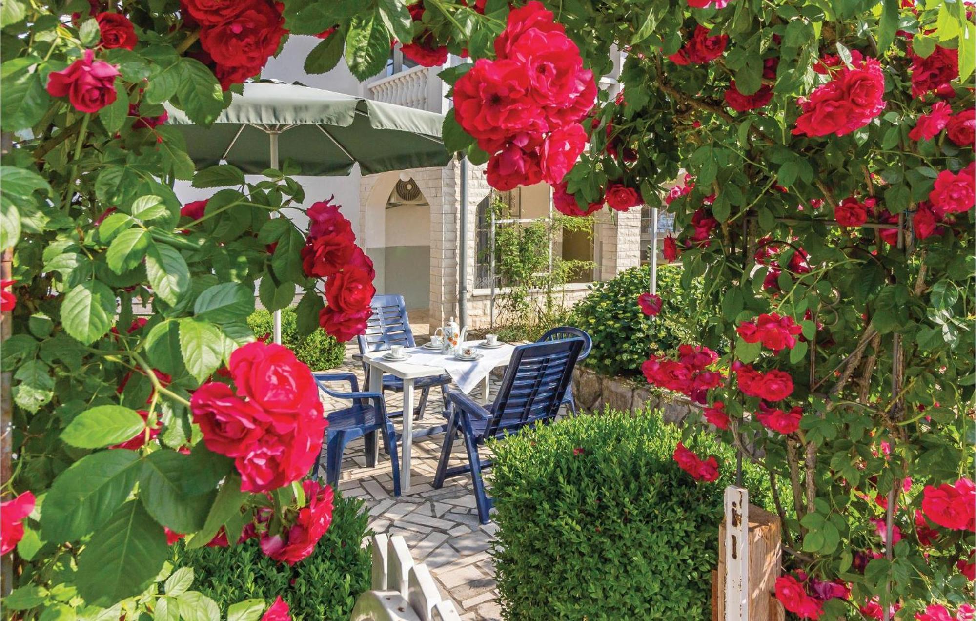 3 Bedroom Awesome Apartment In Pavicini Εξωτερικό φωτογραφία