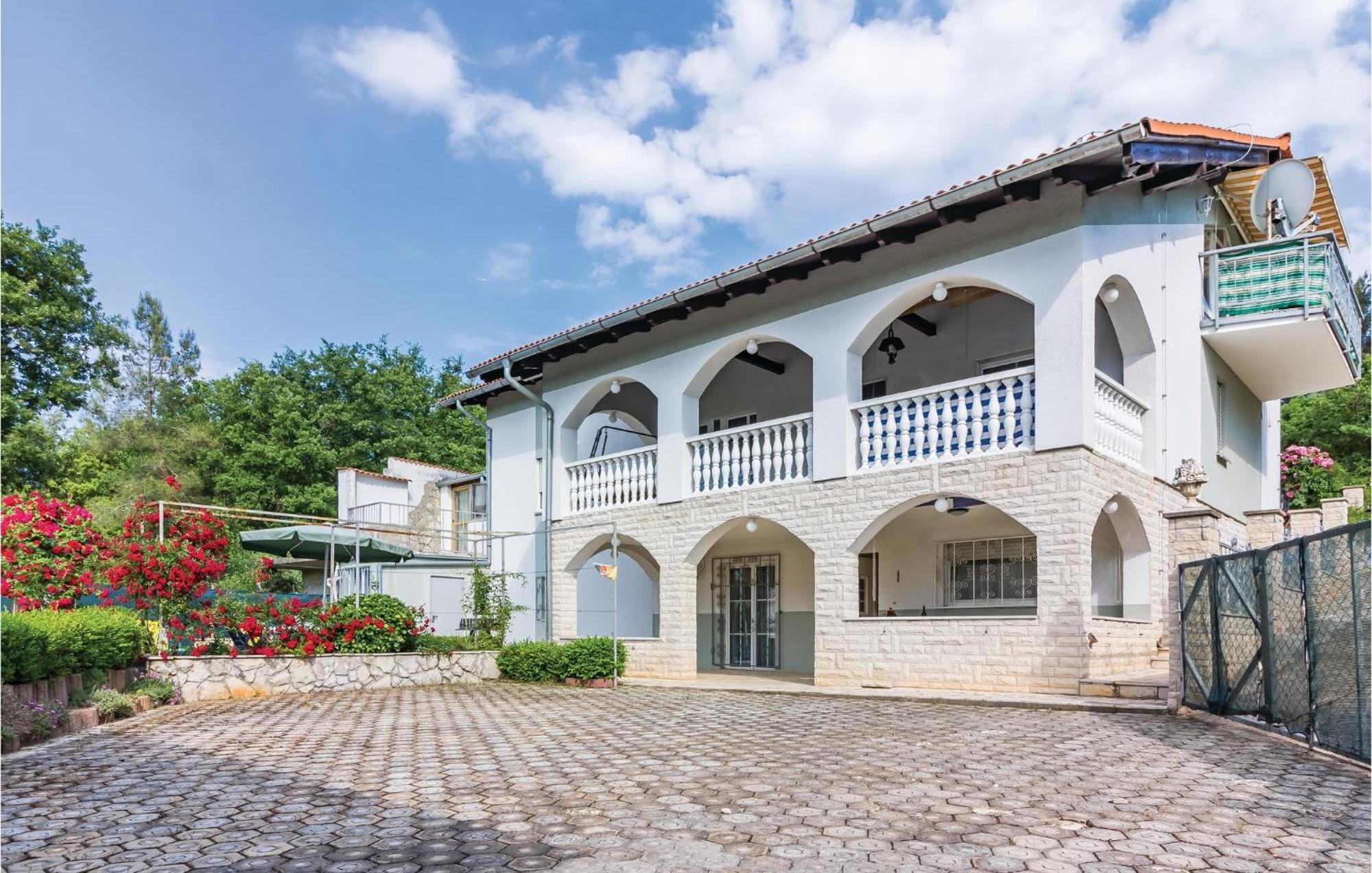 3 Bedroom Awesome Apartment In Pavicini Εξωτερικό φωτογραφία